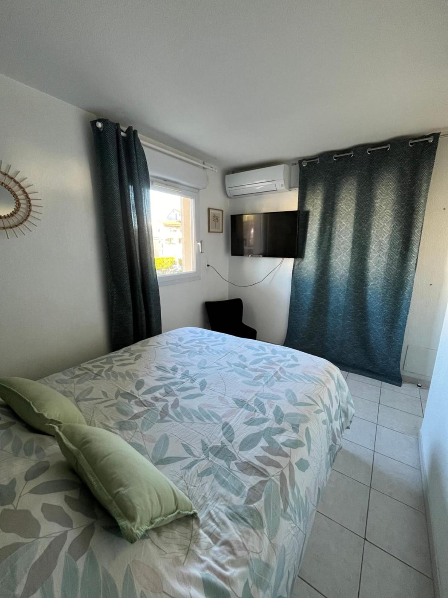 Joli T2/ Tram/ Clim/ Parking/ Wifi/ Piscine Lägenhet Montpellier Exteriör bild