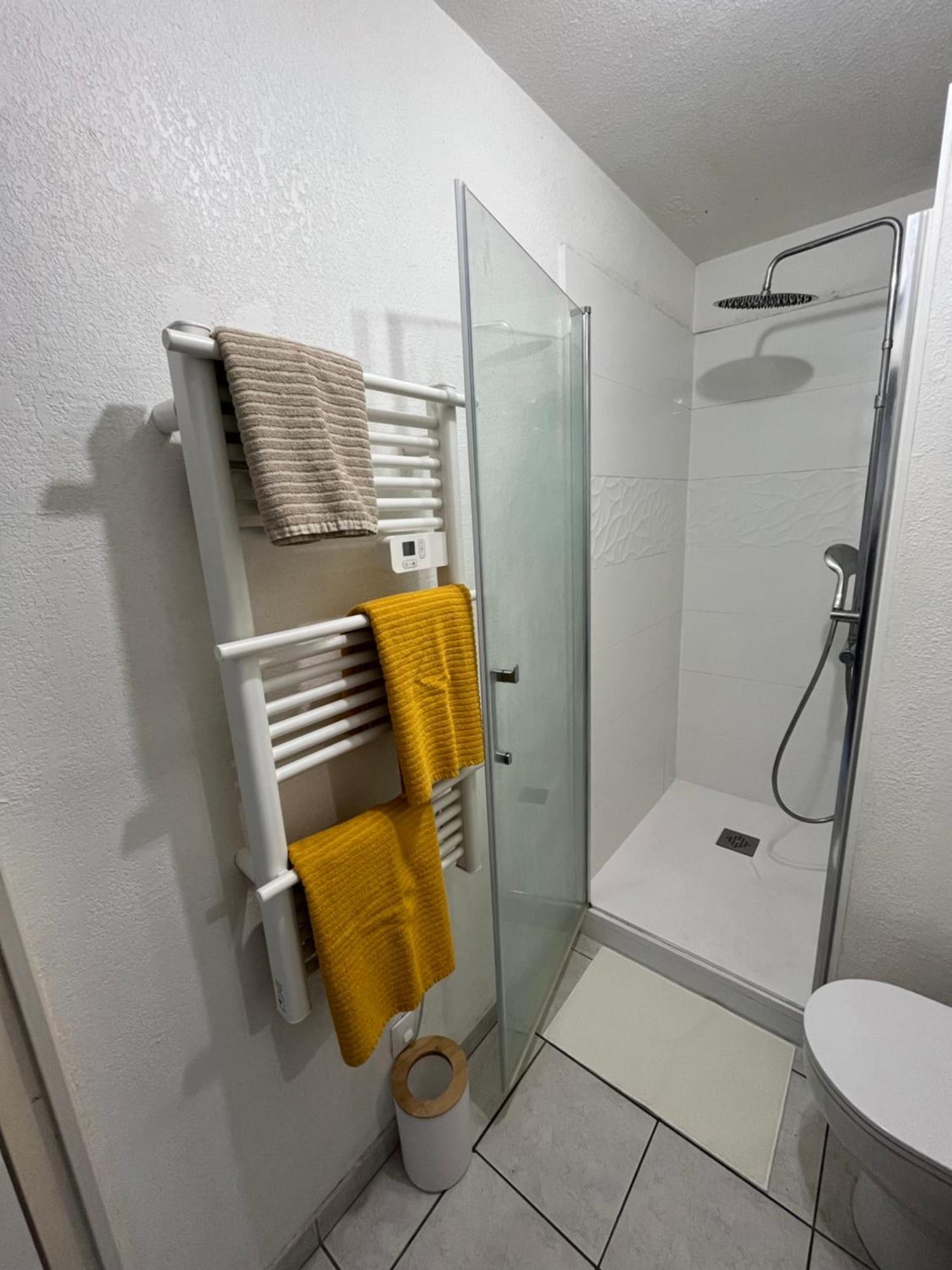 Joli T2/ Tram/ Clim/ Parking/ Wifi/ Piscine Lägenhet Montpellier Exteriör bild