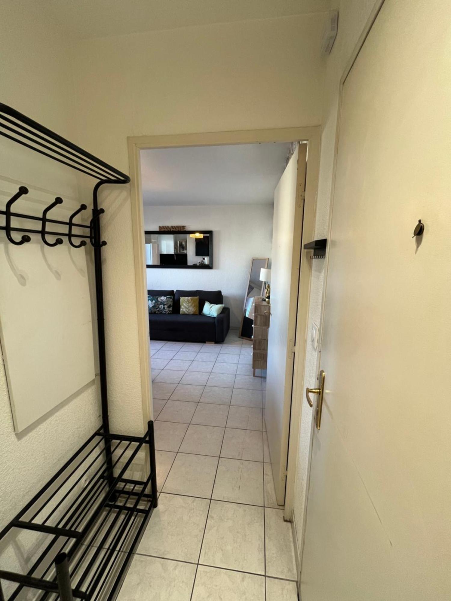 Joli T2/ Tram/ Clim/ Parking/ Wifi/ Piscine Lägenhet Montpellier Exteriör bild